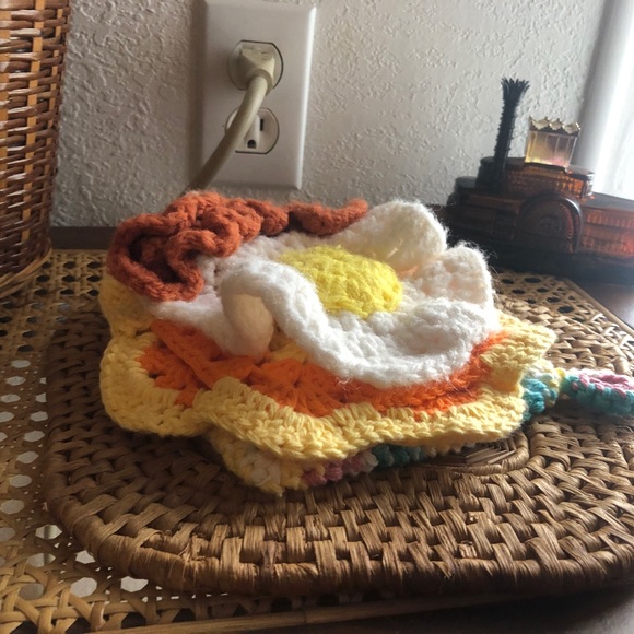 Trio of Vintage Crochet Hot Pads/Trivets - Picture 5 of 12